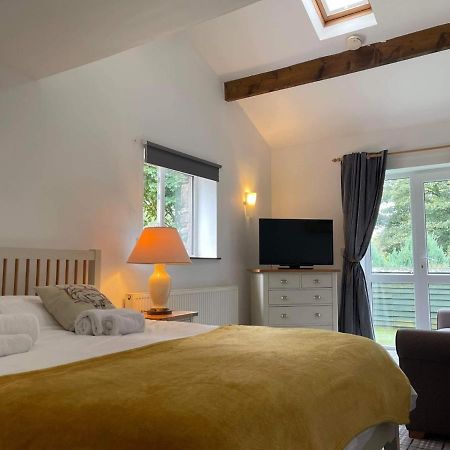 Cross Keys Inn Тибей Экстерьер фото